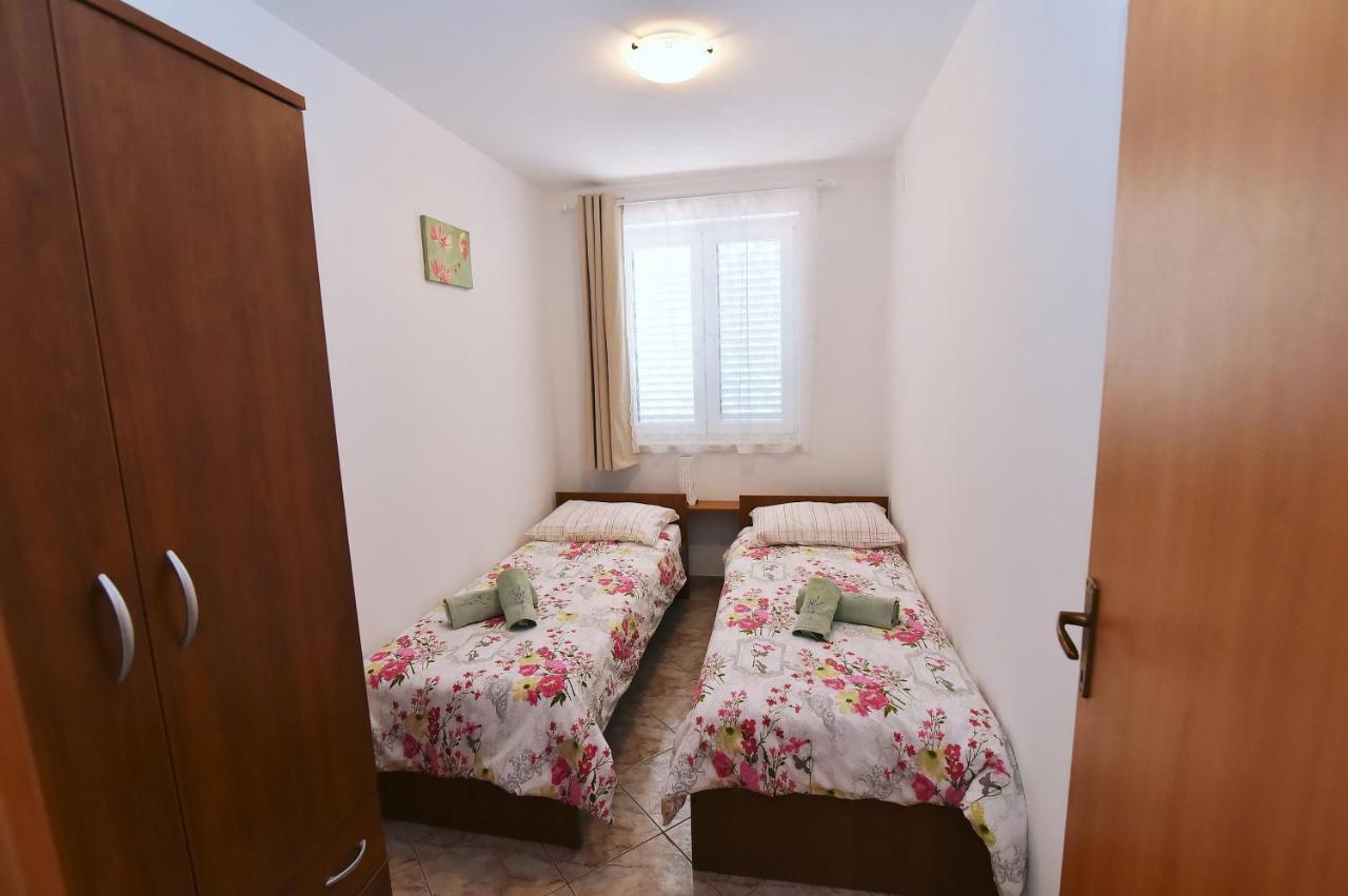 Apartments Luni II 巴斯卡 外观 照片